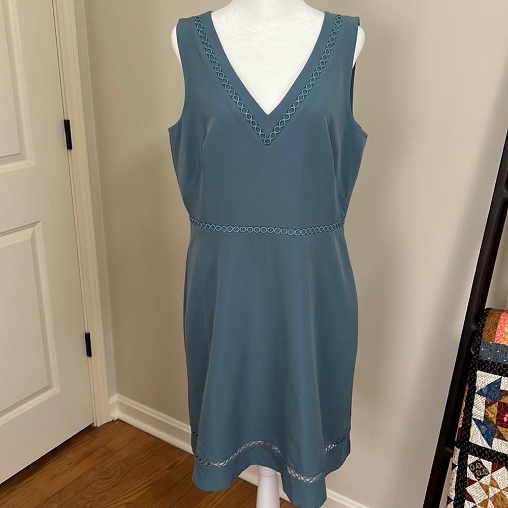 LOFT sleeveless dress in blue.   Sz 12, v neck, NWT
